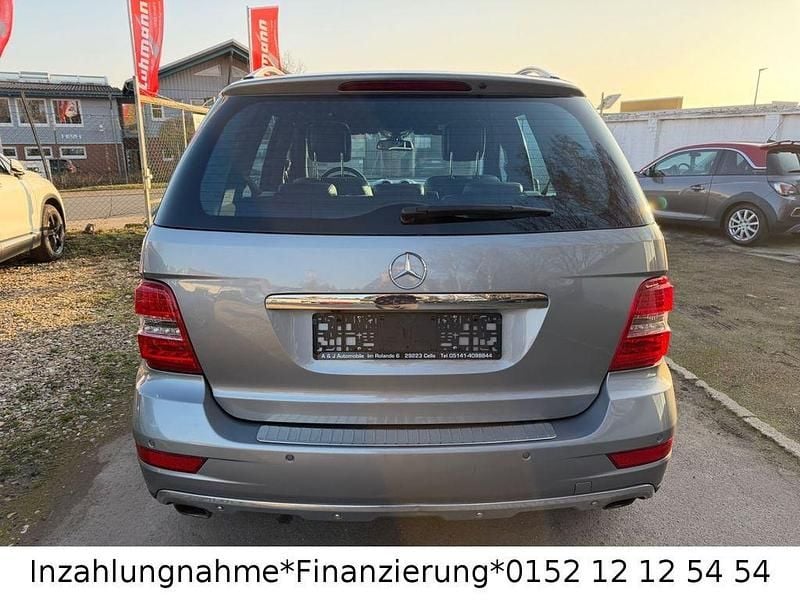Gebraucht Mercedes ML350 231 PS (169 kW) 2010 Silber SUV