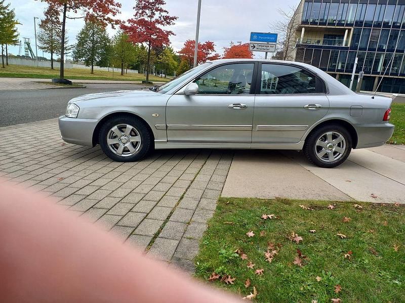Silber Gebraucht 2005 Kia Magentis EX Limousine | 12.887 € - Bild 1/4