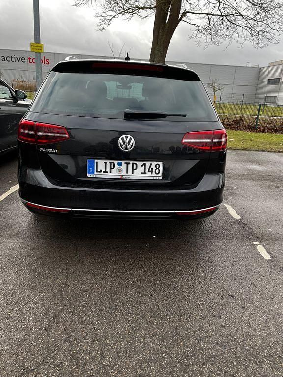 Gebraucht VW Passat Highline 150 PS (110 kW) 2019 Schwarz Kombi