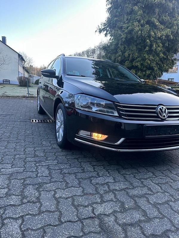Gebraucht VW Passat 140 PS (102 kW) 2014 Schwarz Kombi
