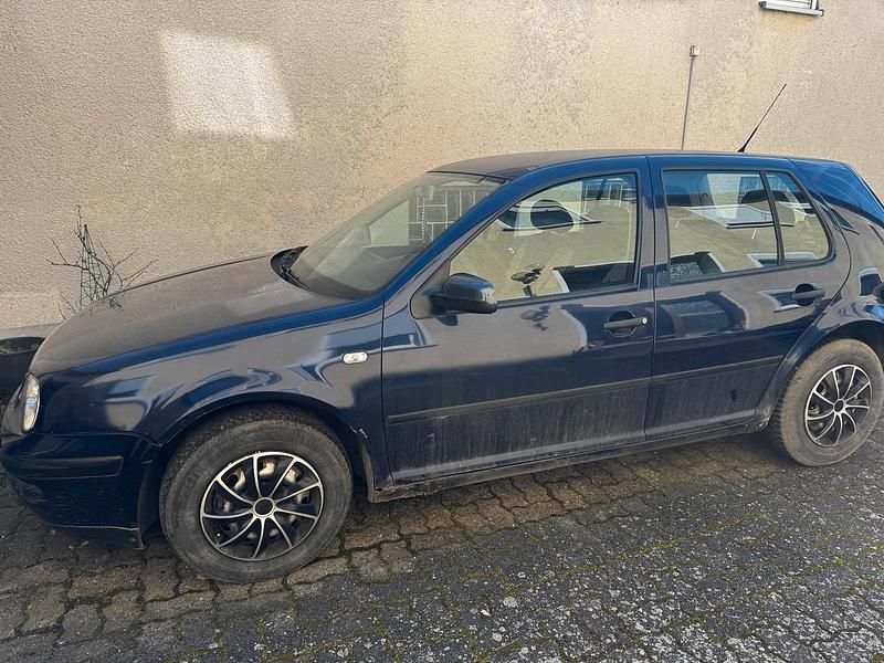 Gebraucht VW Golf IV 75 PS (55 kW) 2000 Blau Kleinwagen