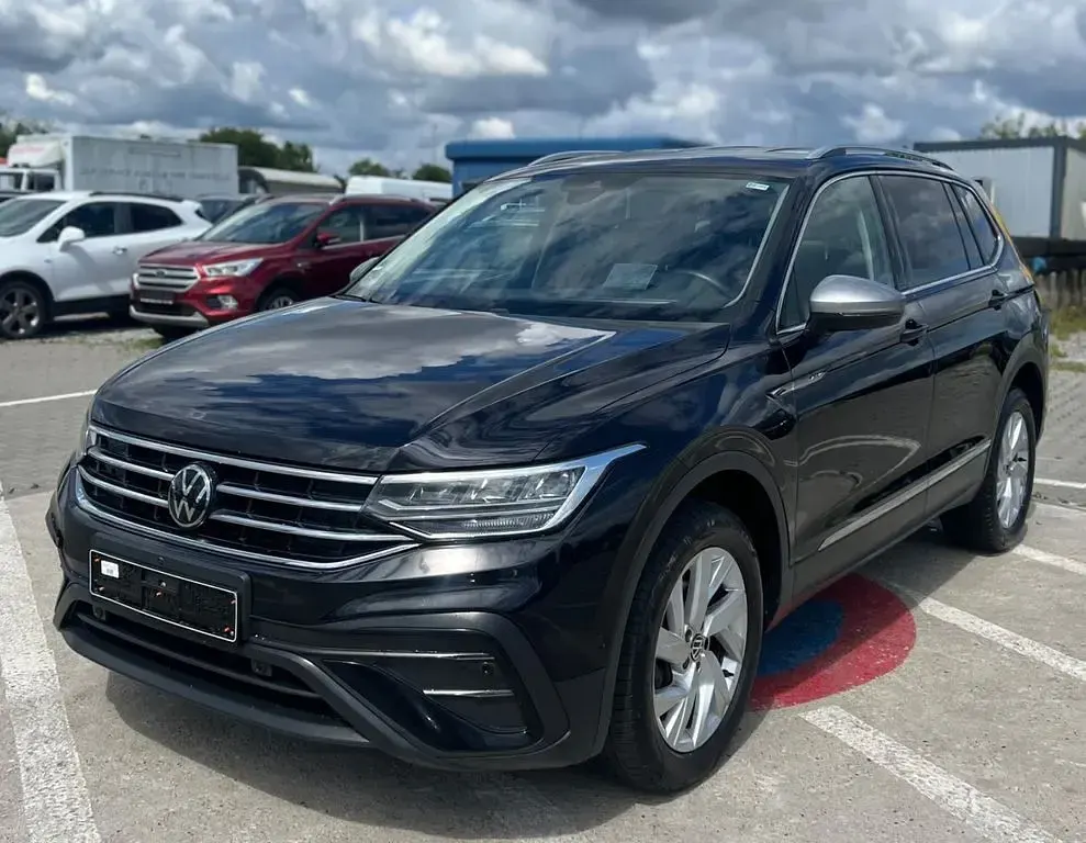 Gebraucht VW Tiguan Allspace 150 PS (110 kW) 2022 Schwarz SUV