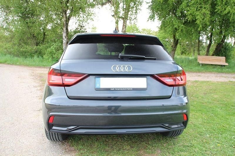 Gebraucht Audi A1 Advanced 95 PS (69 kW) 2024 Grau SUV