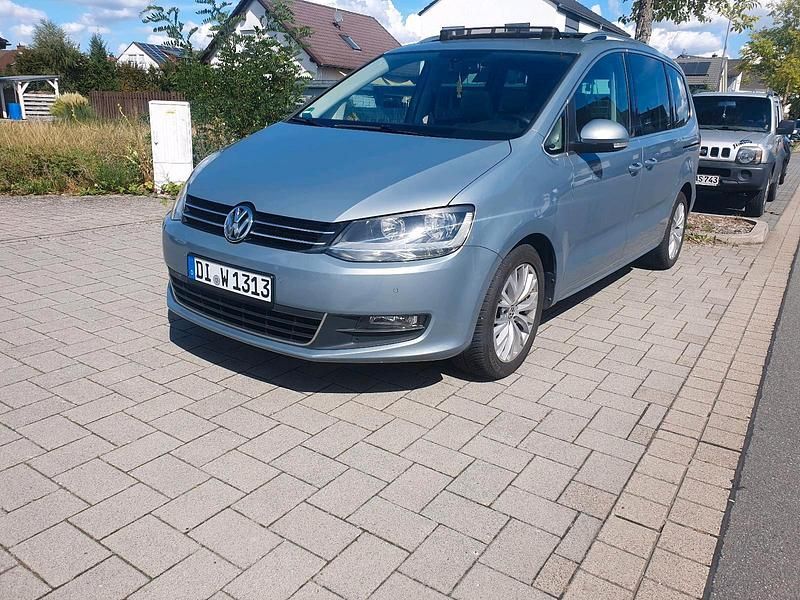 Grau Gebraucht 2010 VW Sharan Van / Kleinbus | 9.000 € (Guter Preis) - Bild 1/4