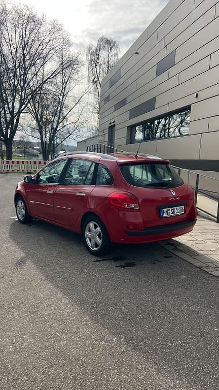 Gebraucht Renault Clio II Dynamique 75 PS (55 kW) 2011 Rot Limousine