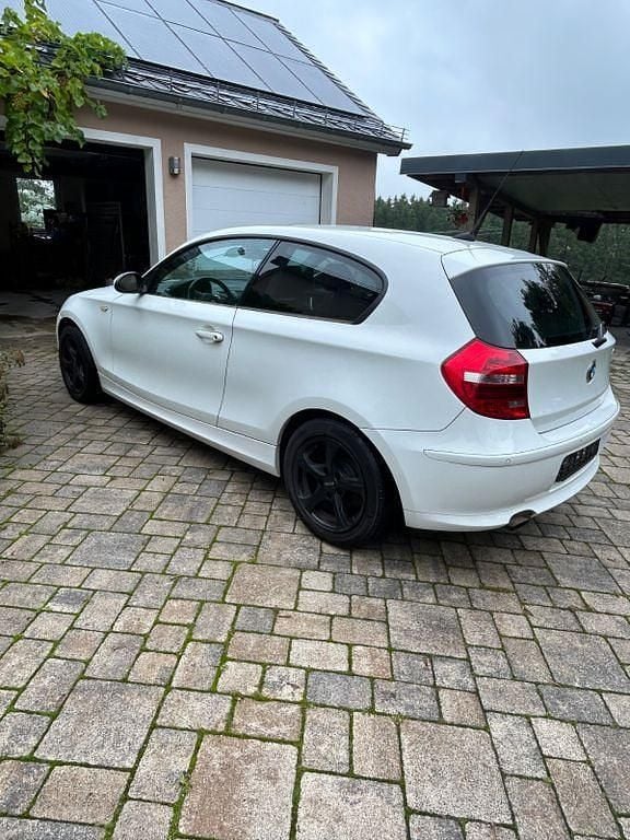 Gebraucht BMW 118 Sport Line 143 PS (105 kW) 2008 Weiß Kleinwagen