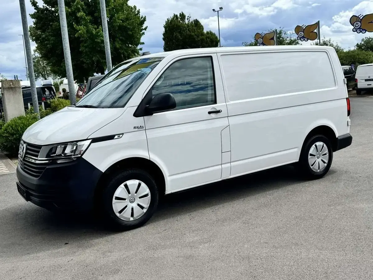 Gebraucht VW Transporter 110 PS (80 kW) 2022 Candyweiß Van