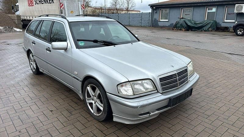 Gebraucht Mercedes C180 129 PS (94 kW) 2000 Silber Kombi