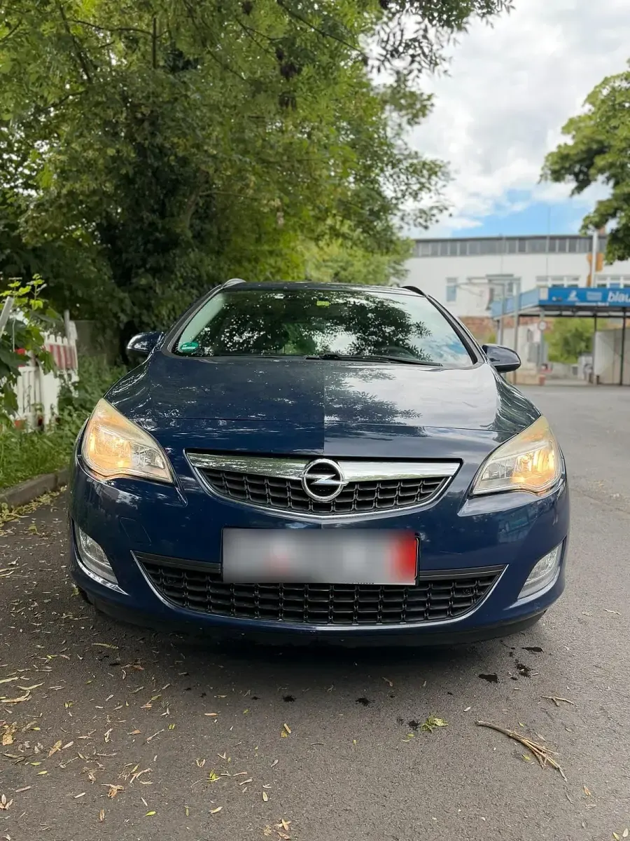 Gebraucht Opel Astra 120 PS (88 kW) 2012 Blau Kombi