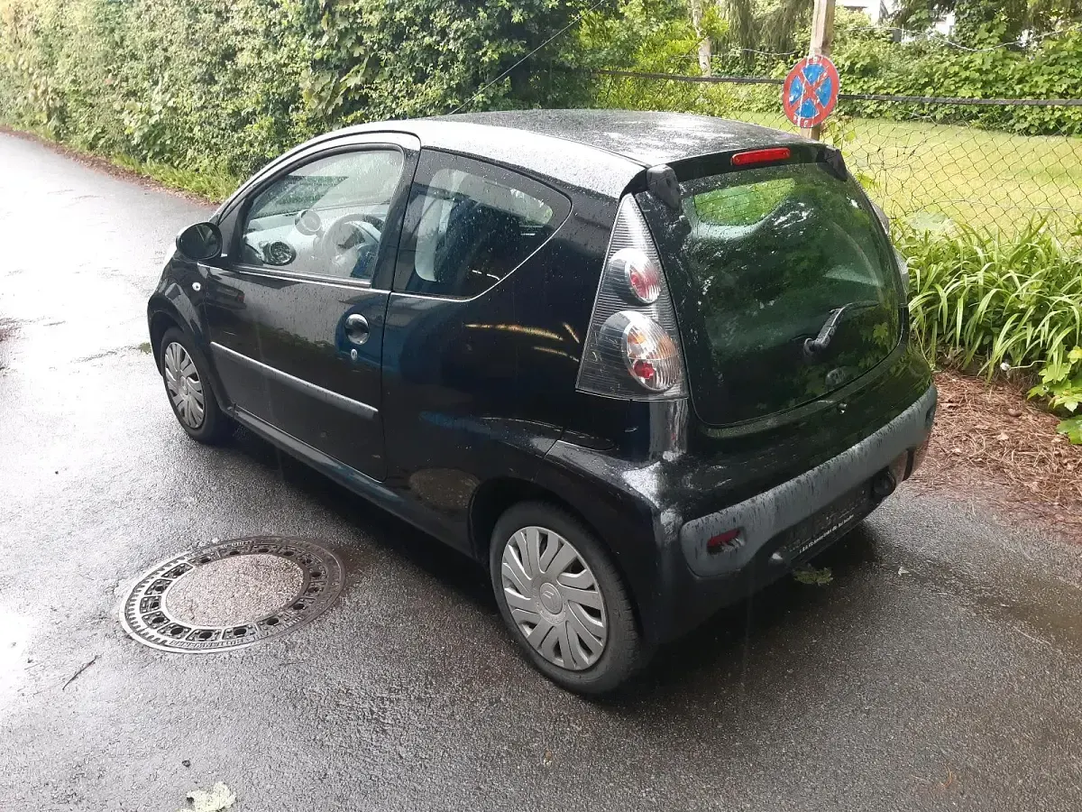 Gebraucht Citroën C1 70 PS (51 kW) 2007 Schwarz Kleinwagen