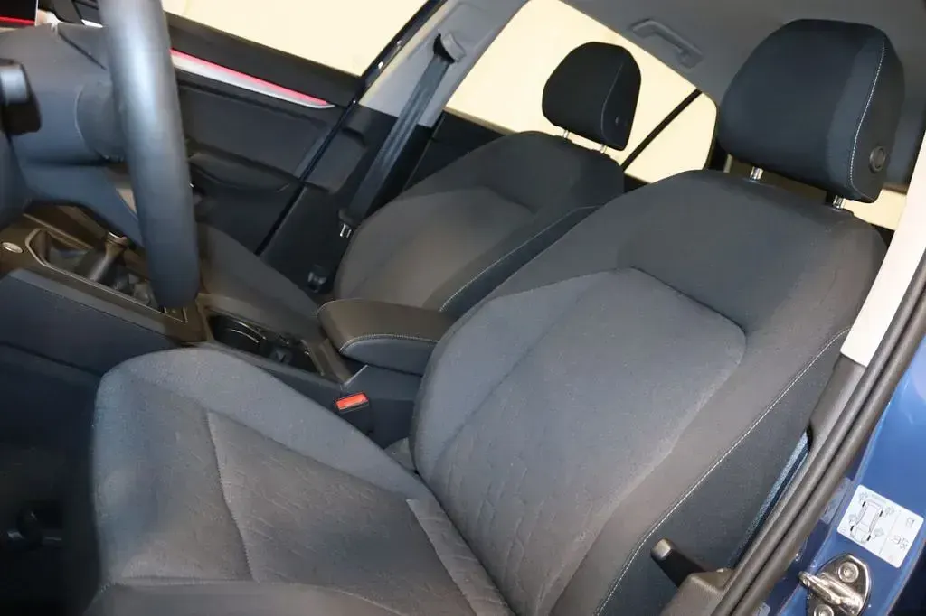 Gebraucht VW Golf VIII 116 PS (85 kW) 2025 Blau Limousine