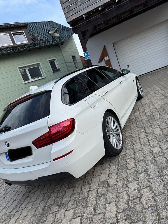 Gebraucht BMW 530 M Sport 258 PS (189 kW) 2015 Weiß Kombi