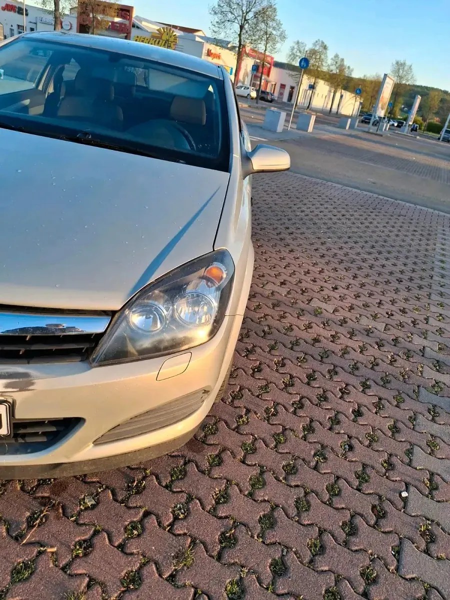 Gebraucht Opel Astra GTC 105 PS (77 kW) 2006 Silber Coupé