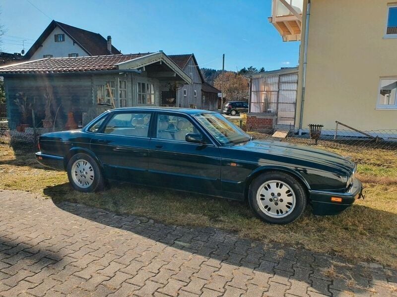 Grün Gebraucht 1996 Jaguar XJ Executive Limousine | 2.500 € (Superpreis) - Bild 1/4