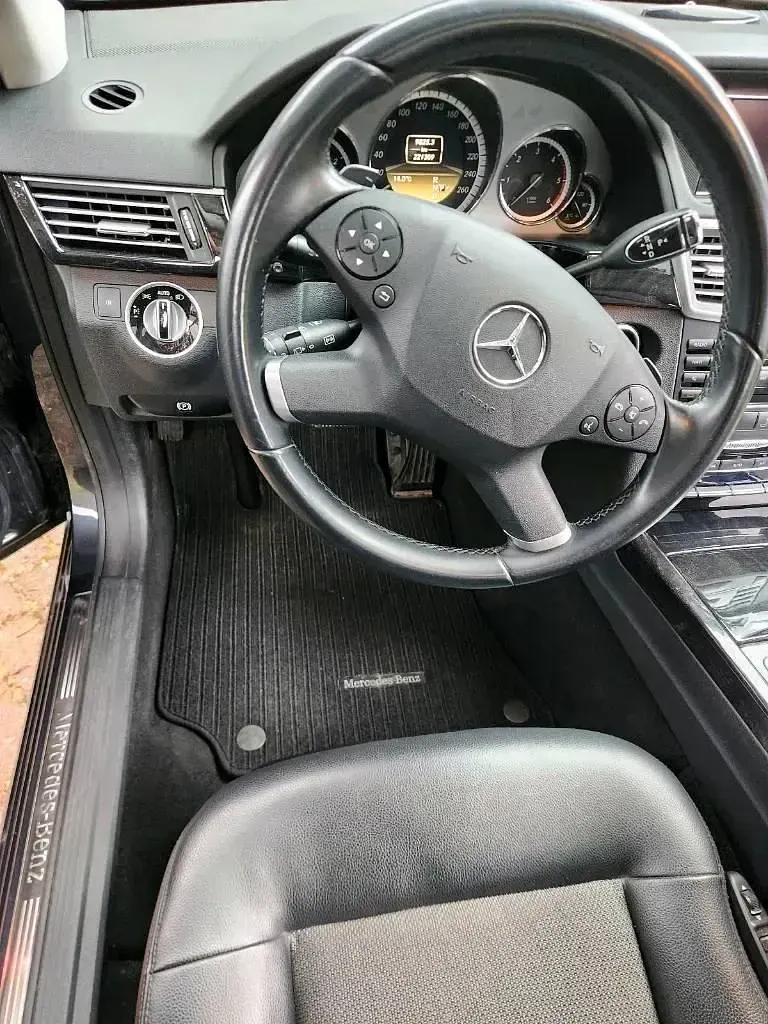Gebraucht Mercedes E300 231 PS (169 kW) 2011 Grau Kombi