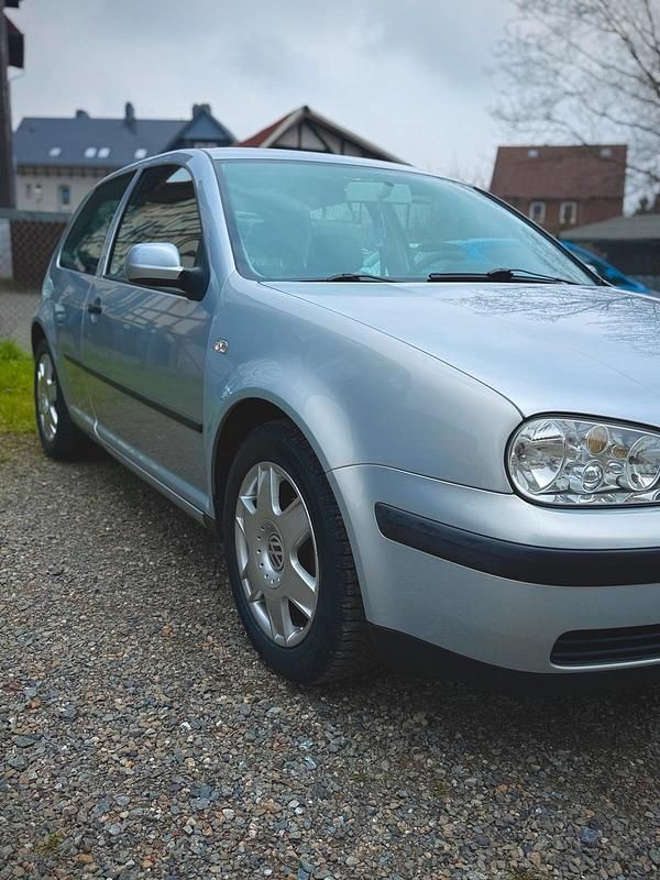Gebraucht VW Golf IV 75 PS (55 kW) 2001 Silber Kleinwagen