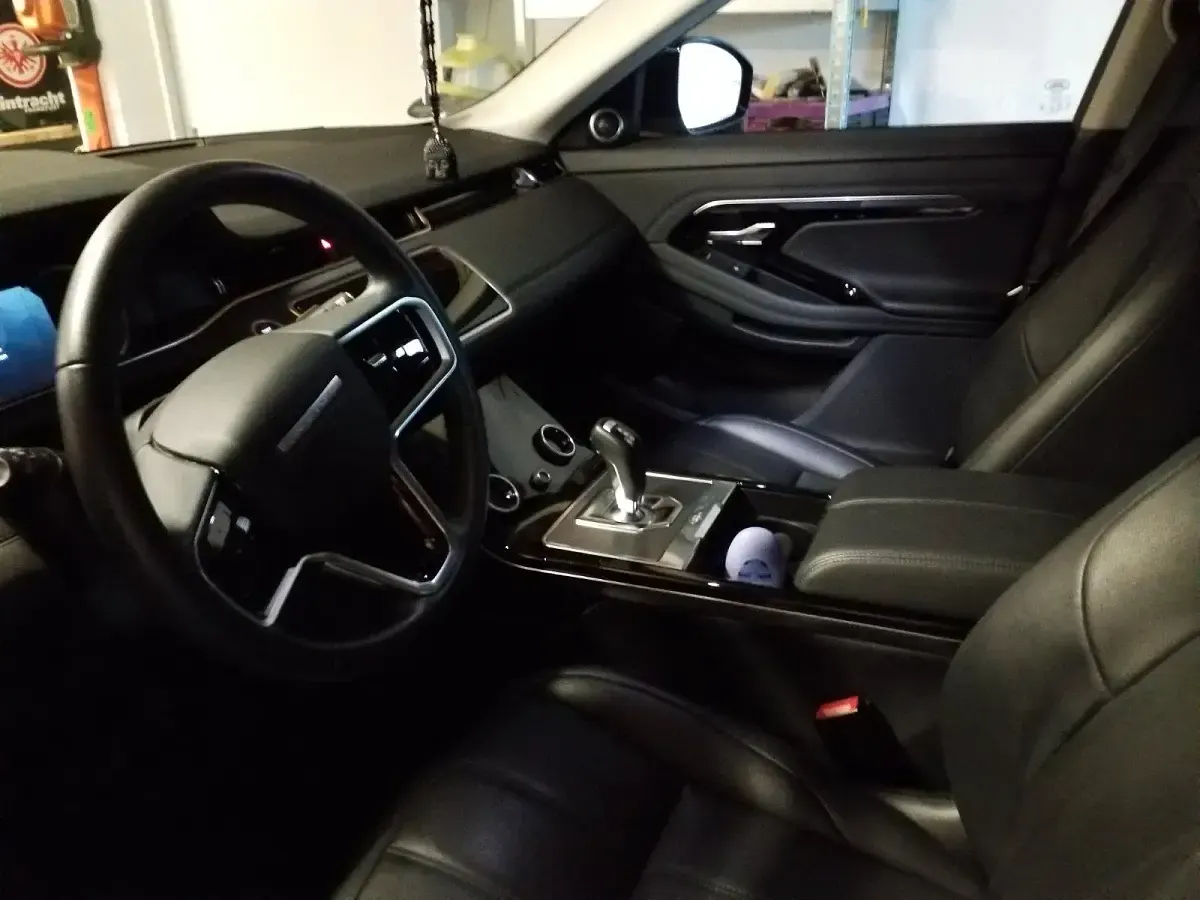 Gebraucht Land Rover Range Rover Black Edition 200 PS (147 kW) 2022 Schwarz SUV