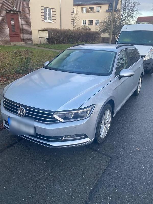 Silber Gebraucht 2016 VW Passat Kombi | 12.100 € (Superpreis) - Bild 1/4