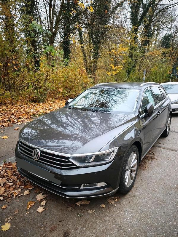 Braun Gebraucht 2016 VW Passat Highline Kombi | 12.899 € (Superpreis) - Bild 1/4