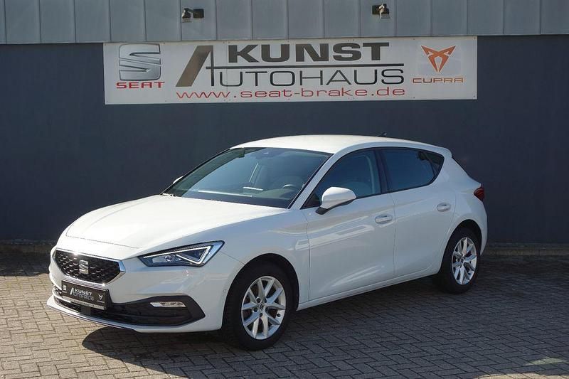 Weiß Gebraucht 2022 Seat Leon Style Limousine | 16.990 € (Superpreis) - Bild 1/4