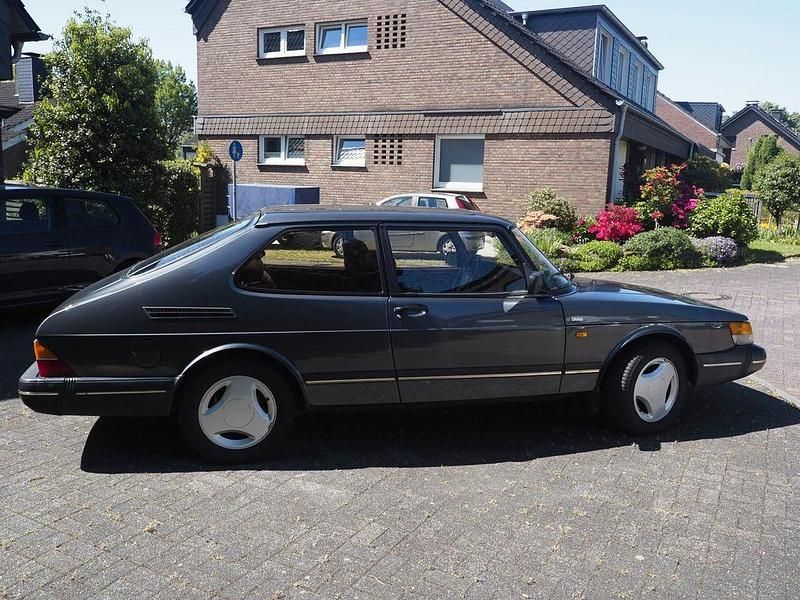 Second-hand Saab 900 110 CP (80 kW) 1989 Gri Hatchback