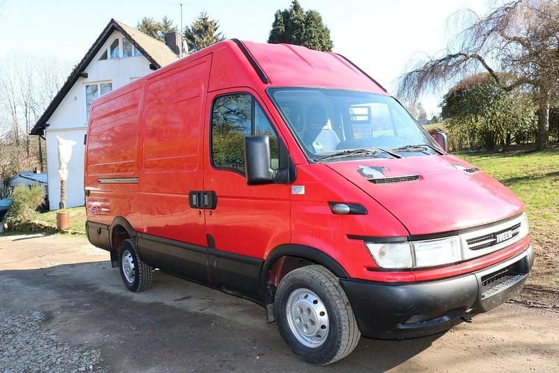 Rot Gebraucht 2006 Iveco Daily Van / Kleinbus | 3.490 € (Superpreis) - Bild 1/4
