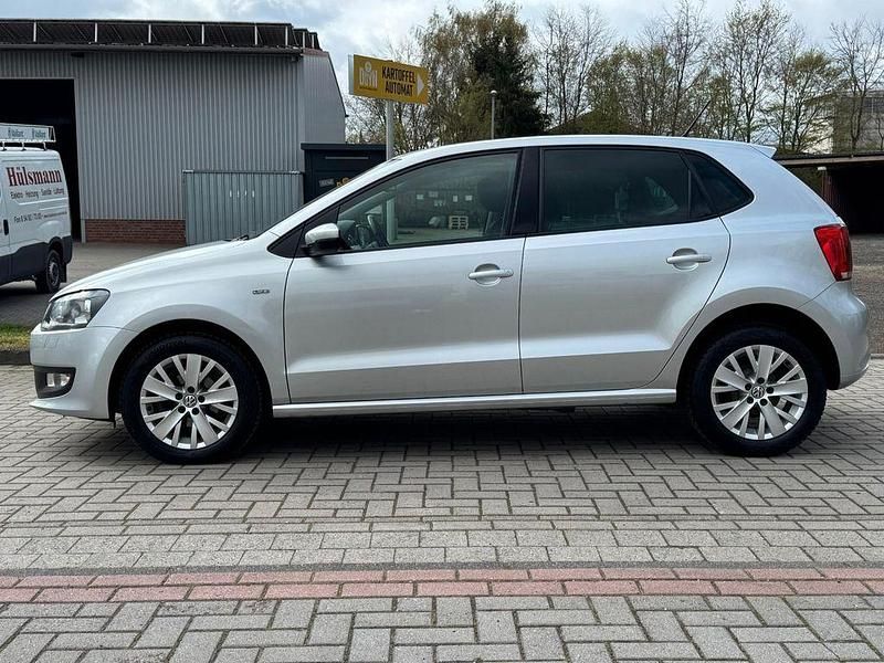 Gebraucht VW Polo Life 69 PS (50 kW) 2014 Silber Limousine