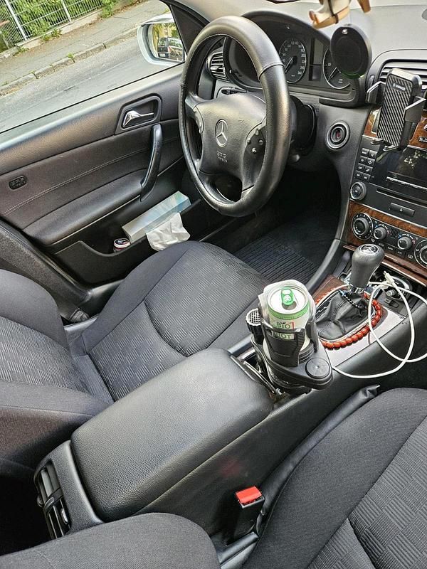 Gebraucht Mercedes C180 143 PS (105 kW) 2007 Grau Kombi