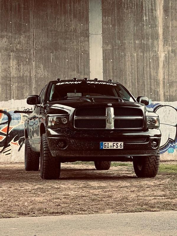 Schwarz Gebraucht 2004 Dodge Ram Abholung | 15.999 € (Fairer Preis) - Bild 1/4
