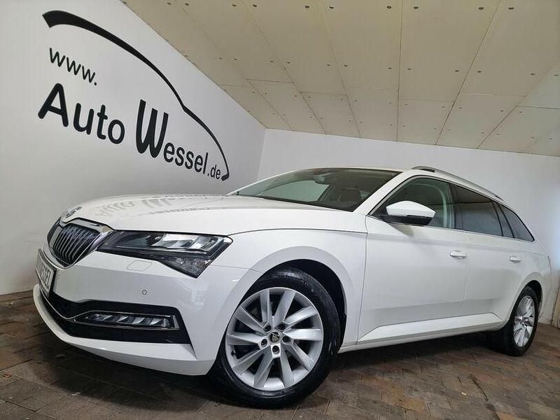 Weiss Gebraucht 2021 Skoda Superb Style Kombi | 23.750 € (Superpreis) - Bild 1/4