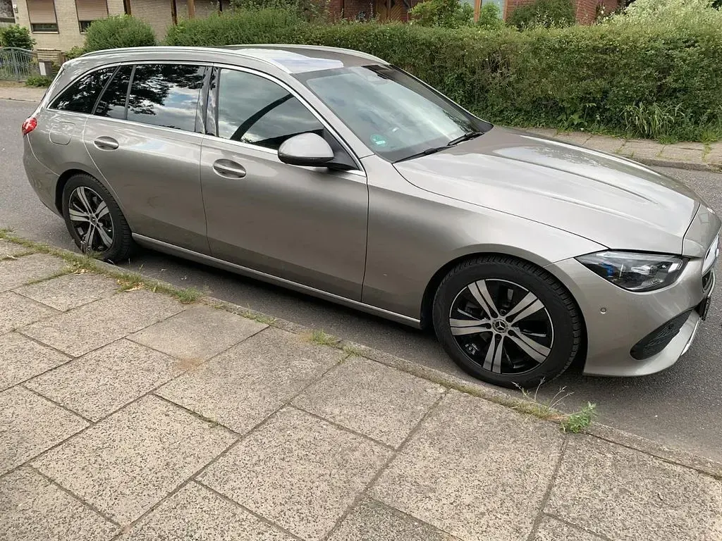 Gebraucht Mercedes C220 Avantgarde 200 PS (147 kW) 2022 Silber Limousine