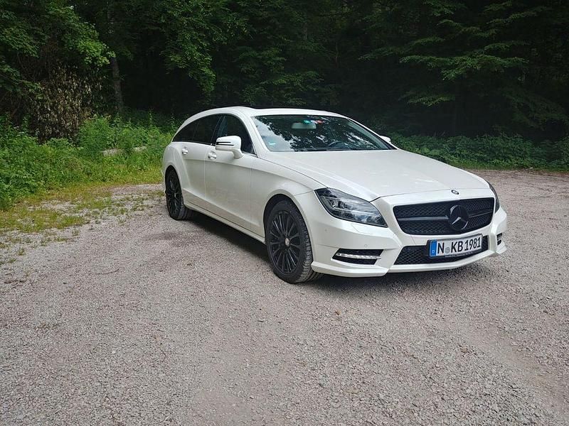 Weiß Gebraucht 2014 Mercedes CLS500 Shooting Brake Kombi | 27.899 € (Etwas zu teuer) - Bild 1/4
