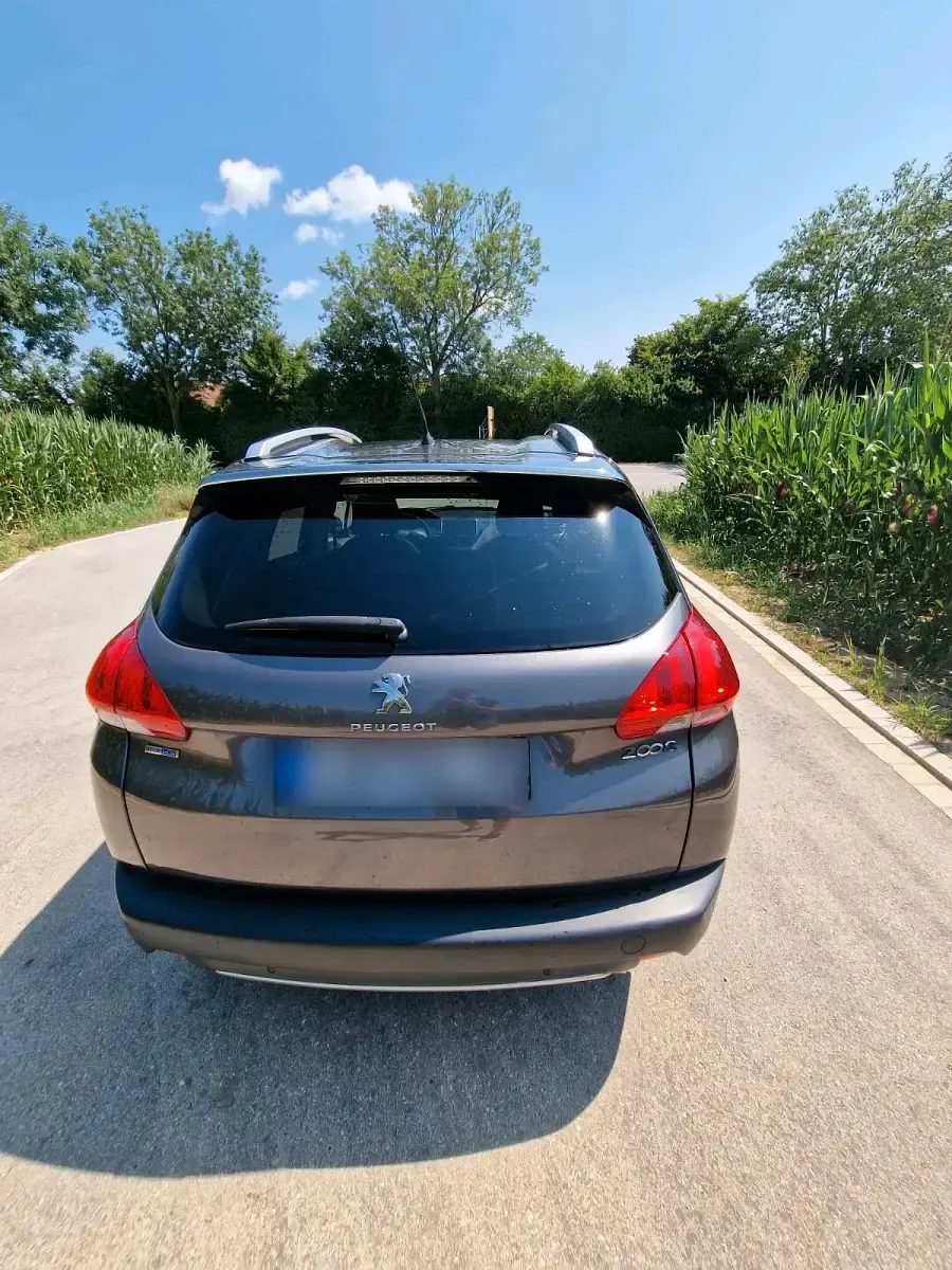 Gebraucht Peugeot 2008 Allure 120 PS (88 kW) 2015 Grau SUV