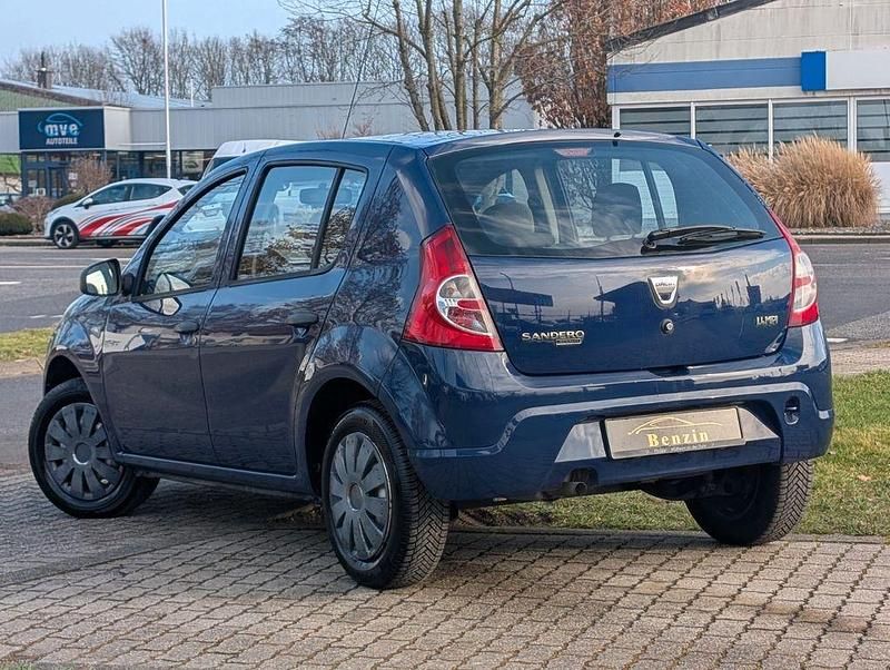 Gebraucht Dacia Sandero Basis 75 PS (55 kW) 2009 Blau Kleinwagen