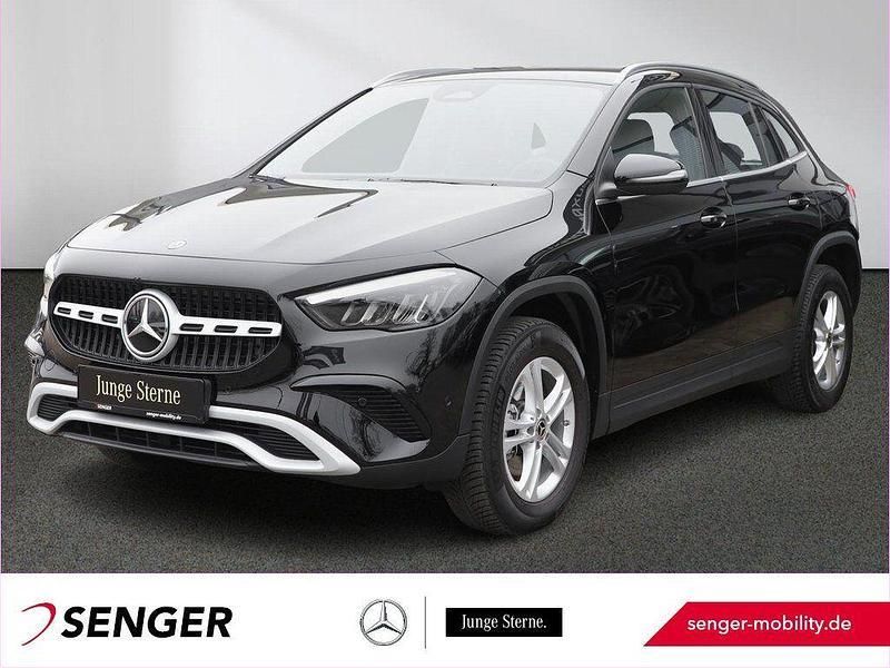 Gebraucht Mercedes GLA200 163 PS (119 kW) 2023 Schwarz SUV