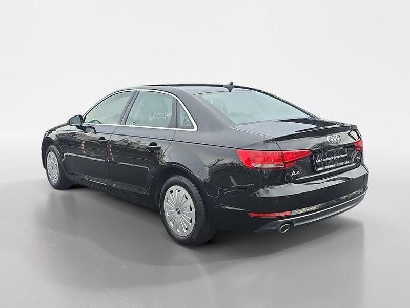 Gebraucht Audi A4 Sport 150 PS (110 kW) 2018 Schwarz Limousine