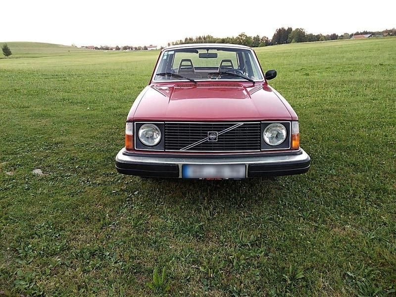 Gebraucht Volvo 244 92 PS (67 kW) 1978 Rot Limousine