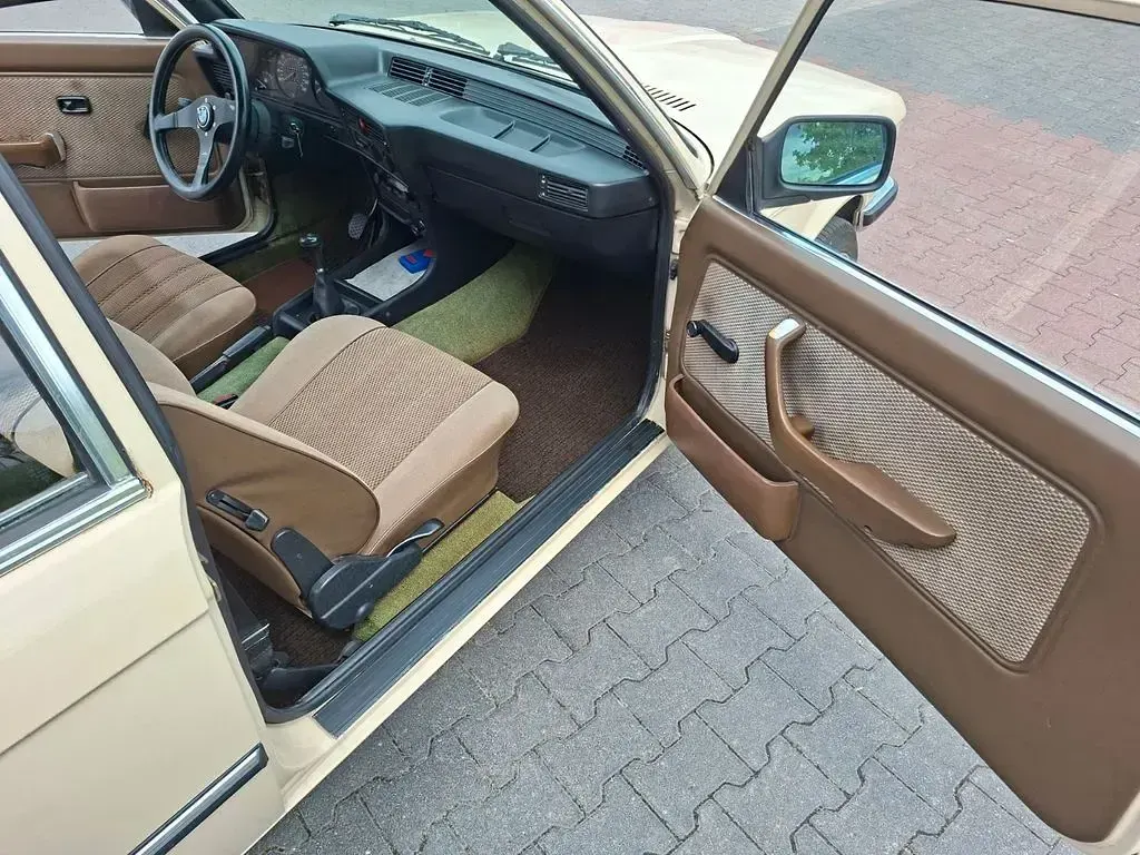Gebraucht BMW 320 122 PS (89 kW) 1981 Weiß Coupé