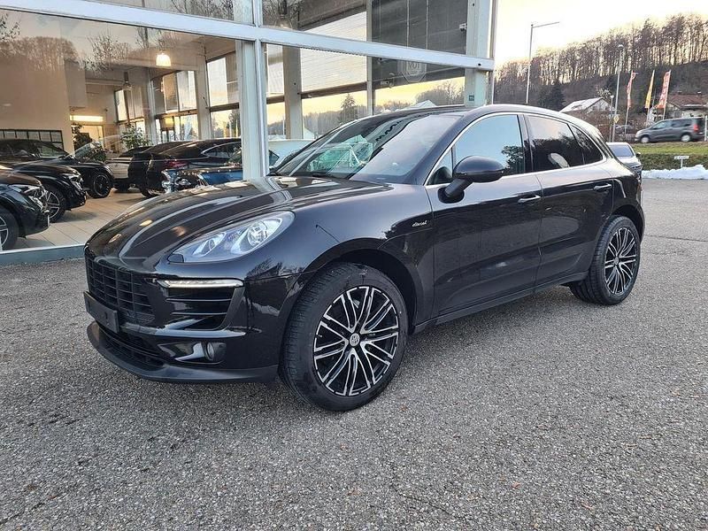 Tiefschwarzmetallic Gebraucht 2015 Porsche Macan S SUV | 25.990 € - Bild 1/4