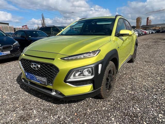 Gebraucht Hyundai Kona Style 105 PS (77 kW) 2020 Gelbkeine angabe SUV