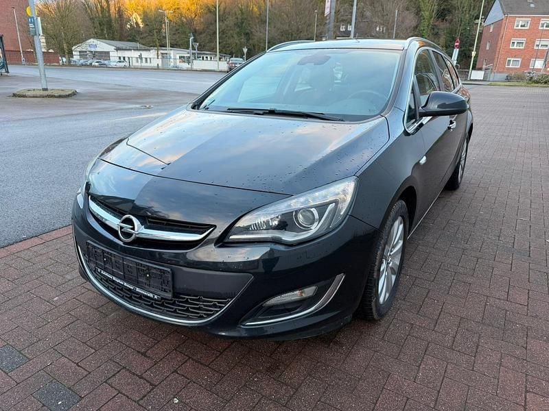 Gebraucht Opel Astra Sport 131 PS (96 kW) 2013 Schwarz Kombi