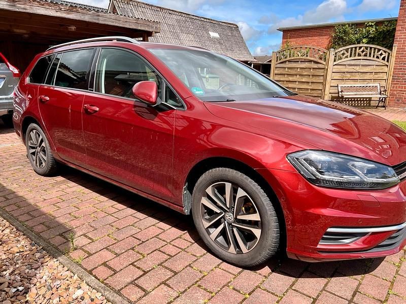 Rot Gebraucht 2019 VW Golf VII Kombi | 15.000 € (Superpreis) - Bild 1/4
