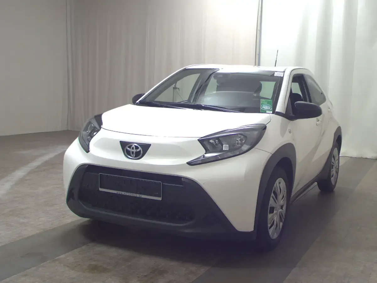 Gebraucht Toyota Aygo 72 PS (52 kW) 2023 Schneeweiß