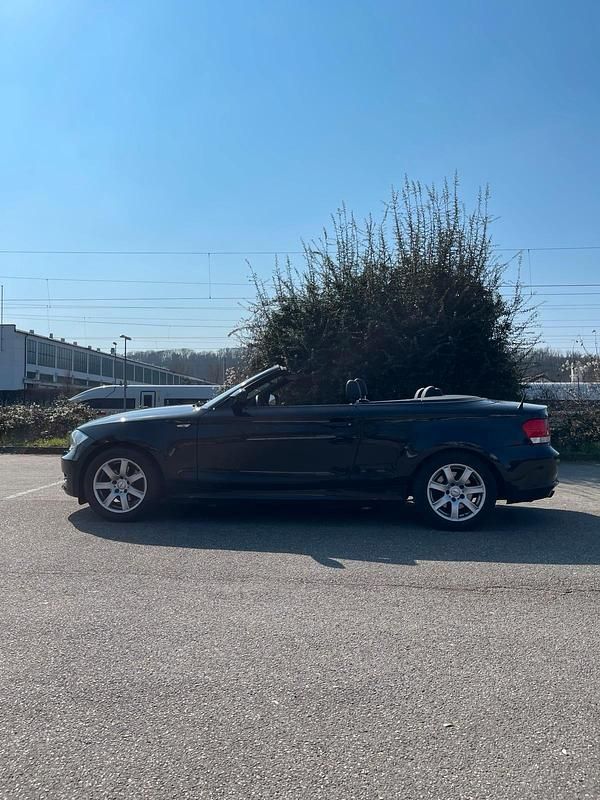 Gebraucht BMW 118 Cabriolet 143 PS (105 kW) 2010 Schwarz Cabrio