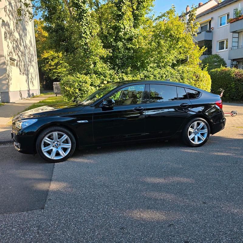Schwarz Gebraucht 2011 BMW 530 Gran Turismo M Sport Limousine | 12.500 € (Fairer Preis) - Bild 1/4