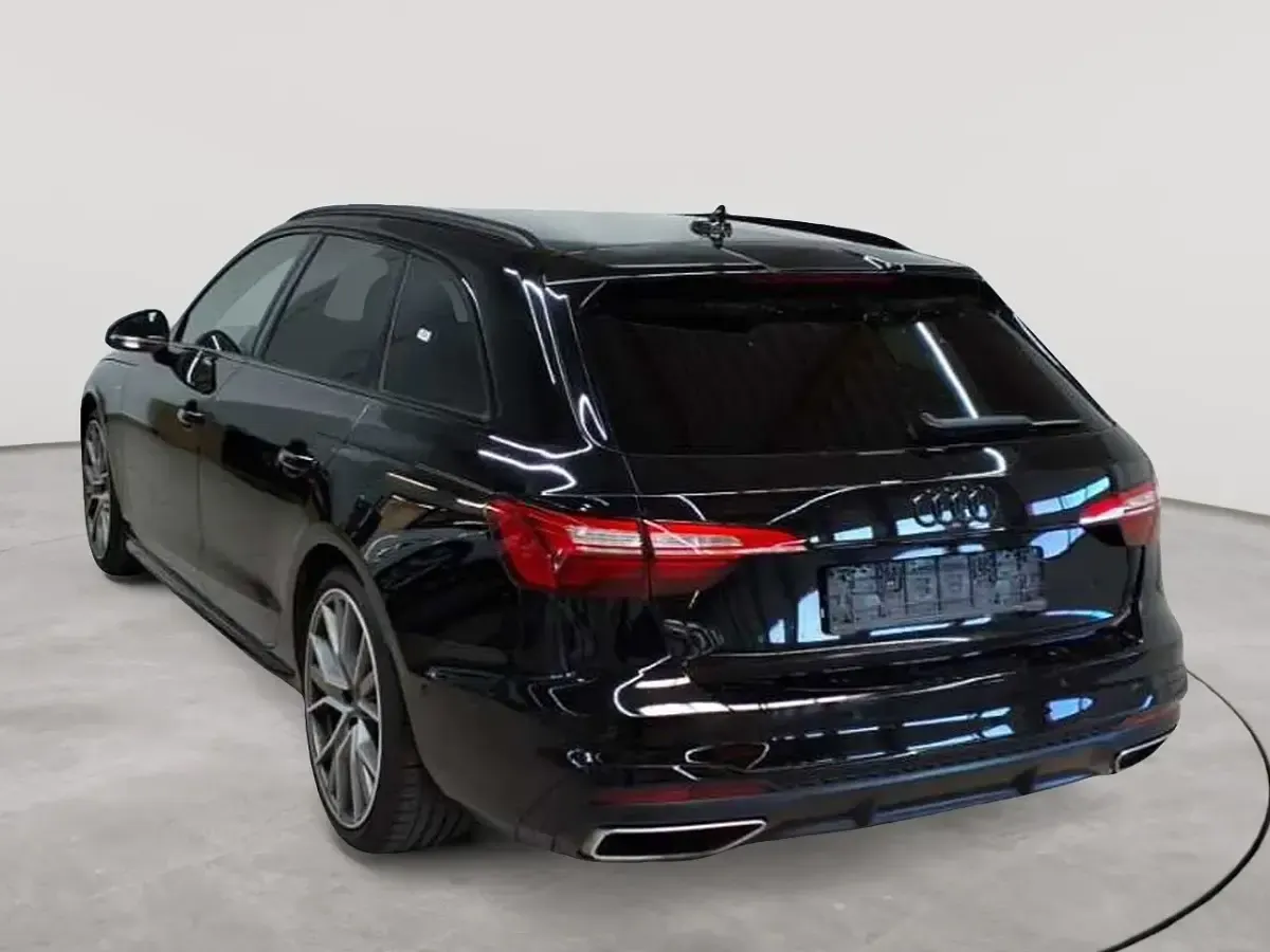 Używany Audi A4 S-Line 204 KM (150 kW) 2022 Czarny Kombi