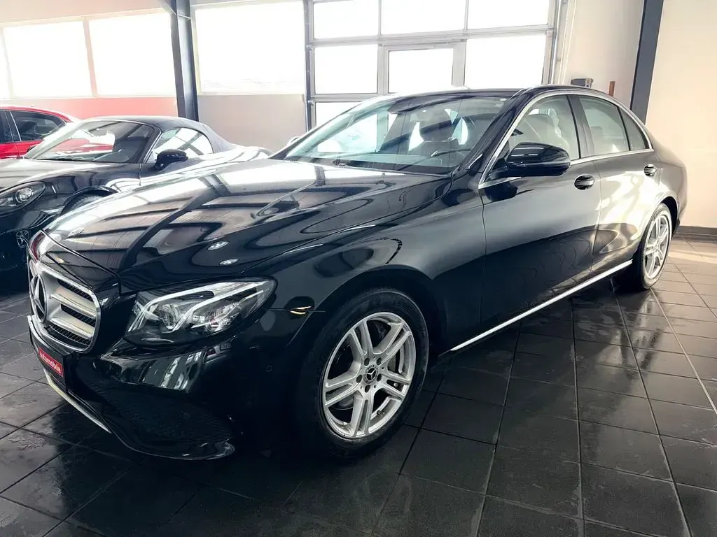 Gebraucht Mercedes E300 245 PS (180 kW) 2017 Schwarz Limousine