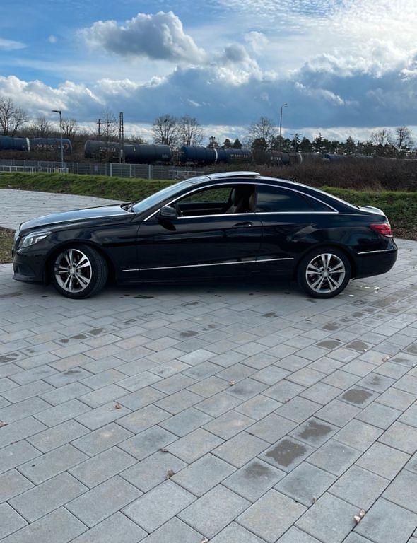 Gebraucht Mercedes E350 306 PS (225 kW) 2013 Schwarz Coupé