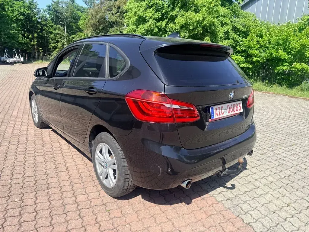 Gebraucht BMW 220 Basis 190 PS (139 kW) 2016 Schwarz Kombi