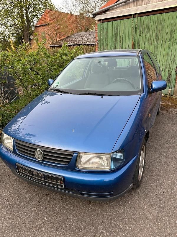 Usata VW Polo 60 CV (44 kW) 1997 Blu Utilitaria